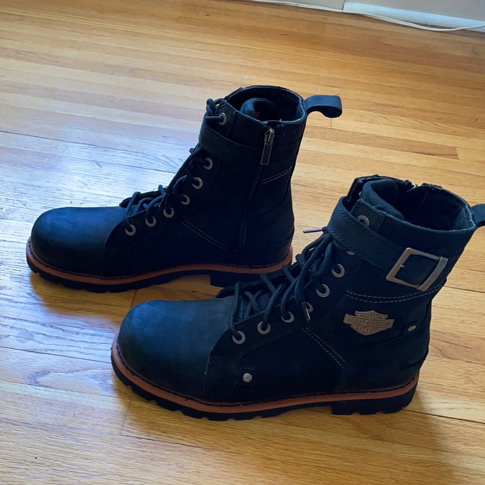 Harley-Davidson Men’s size 9.5 combat style boots.